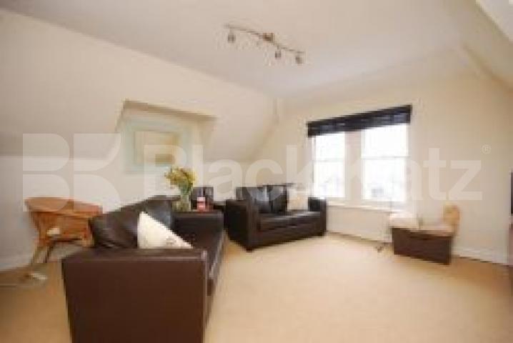 			3 Bedroom, 1 bath, 1 reception Flat			 Ferme Park Road, CROUCH END